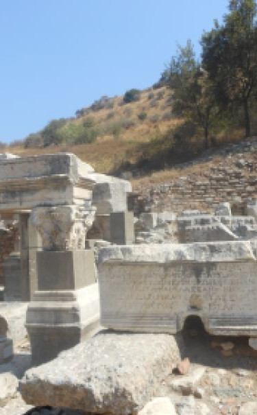 Starożytne ruiny fontanny Trajana